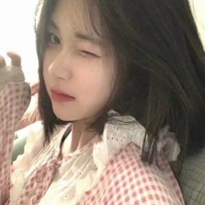 穿成极品老妇只想当咸鱼